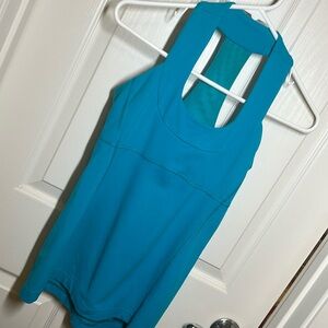 Lululemon Scoop-neck tank. Size 6.